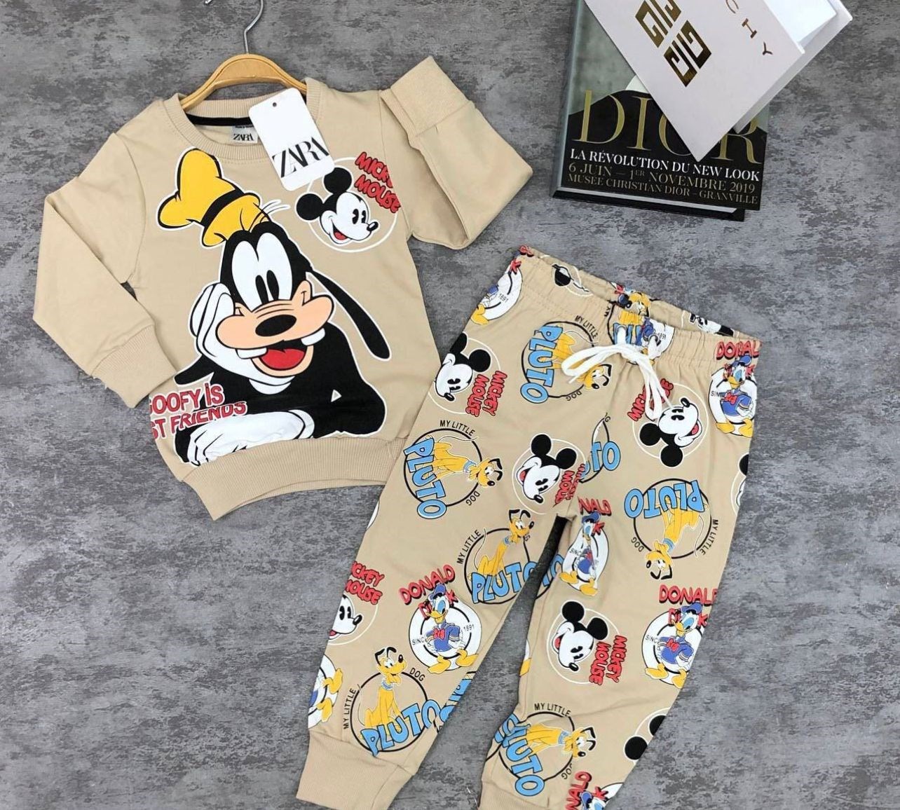 ÇOCUK TAKIM GOOFY AND FRİENDS 2-8 YAŞ ARASI BEJ 