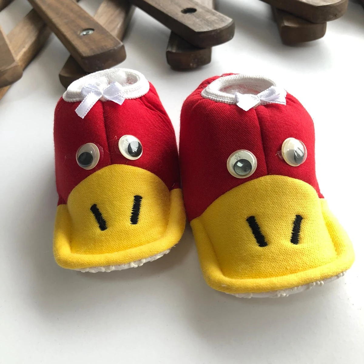 bebek ördek patik kaydırmaz tabanlı 0-6 ay kırmızı
