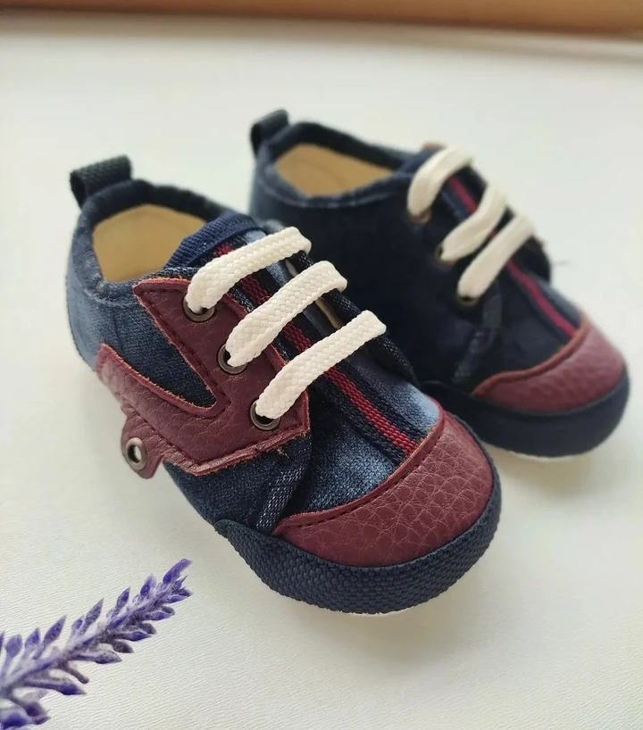 bebek ayakkabı 18-19 numara bağcıklı bordo deri nakışlı 