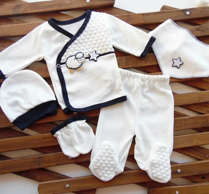 Bebek Hastane Çıkışı % 100 Pamuk 0-3 Ay Kuzu Detaylı Lacivert-Beyaz