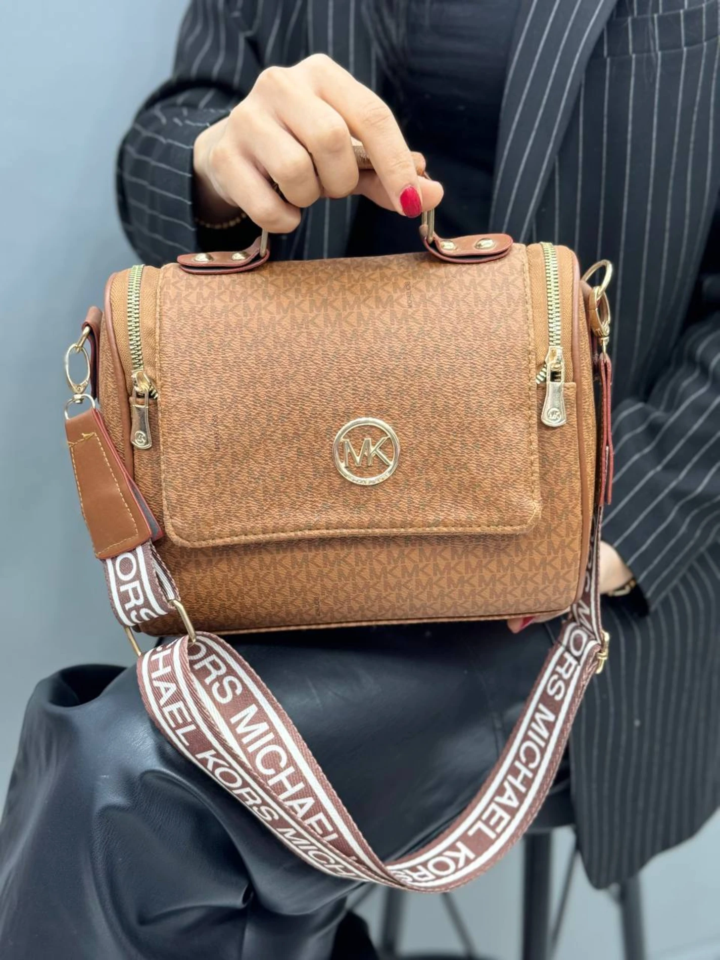 Bayan Çanta Orta Boy Silindir Model Çapraz Askı Kahve
