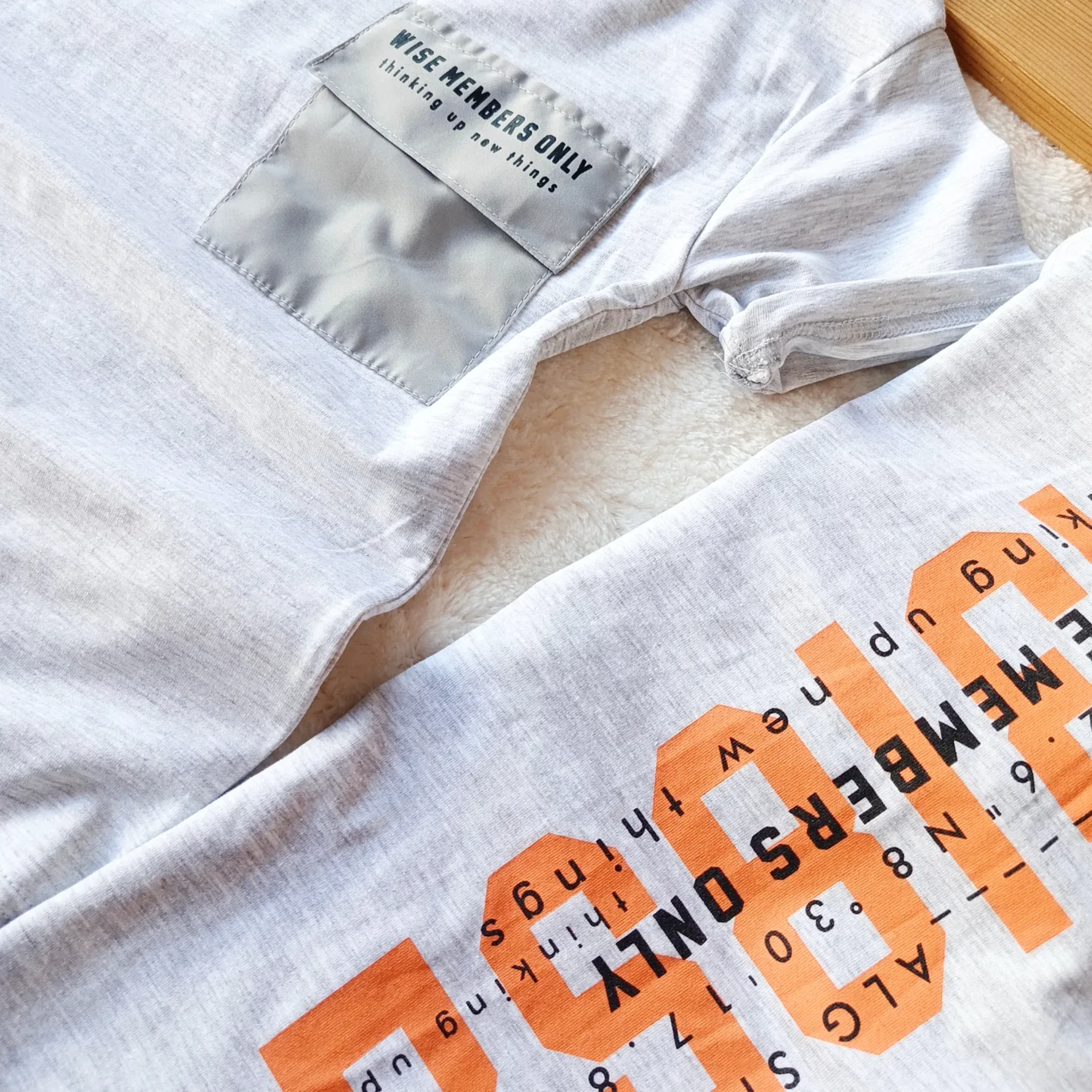 Çocuk Tshirt Cep Detaylı Sırt Turuncu Rakam Baskılı 8-12 Yaş Gri