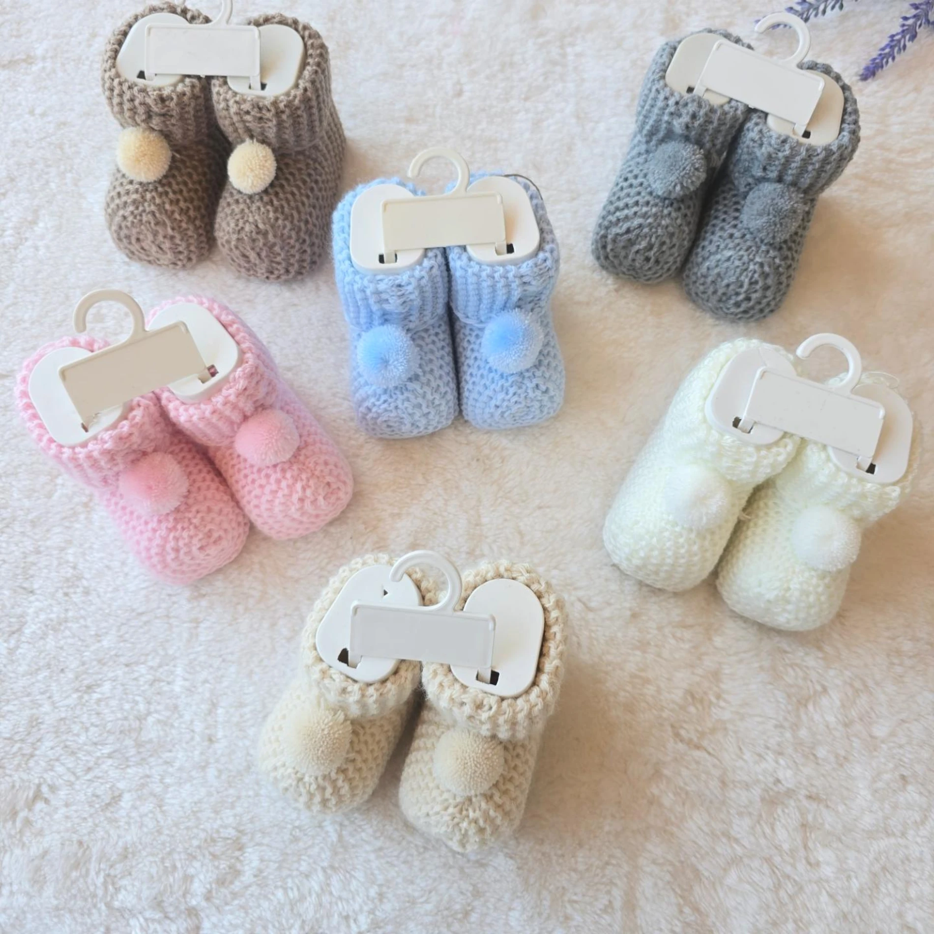 Bebek 0-6 ay patik triko kumaş ponpon detaylı