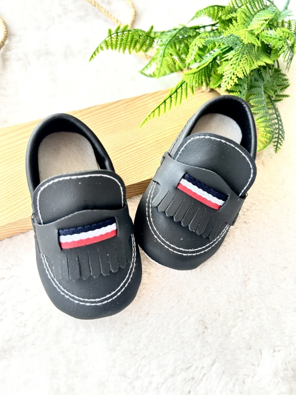 Bebek Ayakkabı erkek babet püsüllü 18-19 no siyah